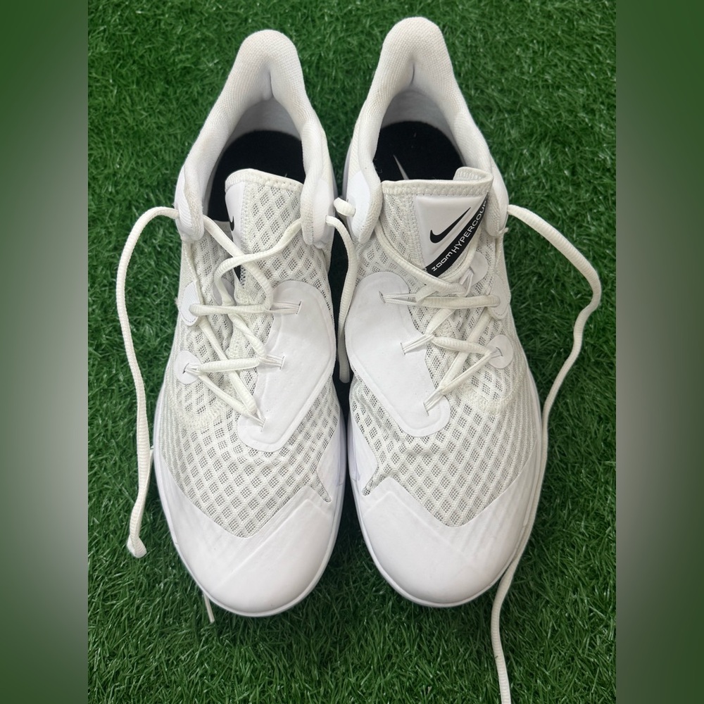 Men’s Nike HyperSpeed Court
Size 11
